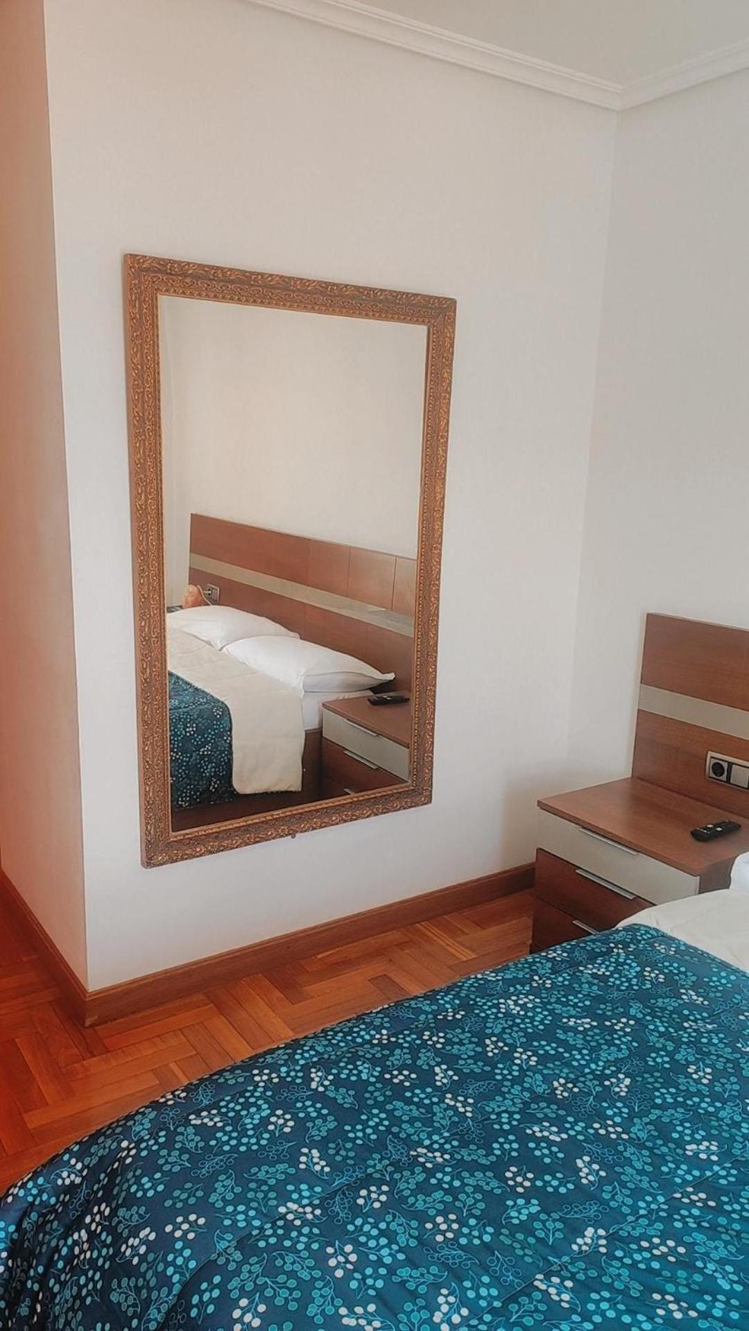 Habitacion Renfe Pamplona Exterior foto